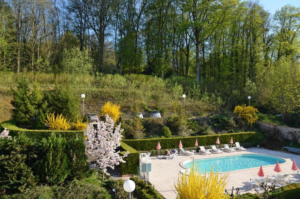 Hôtel et Studios d'Orfeuil Bourbonne-les-Bains Quarto foto