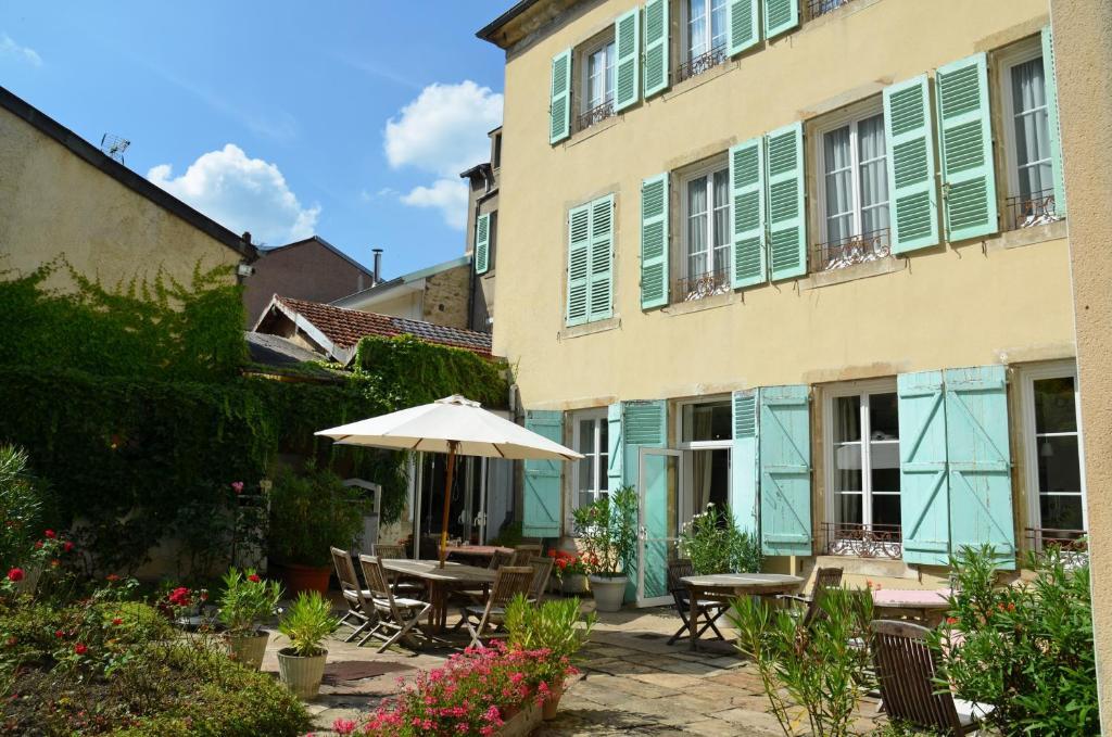 Hôtel et Studios d'Orfeuil Bourbonne-les-Bains Exterior foto