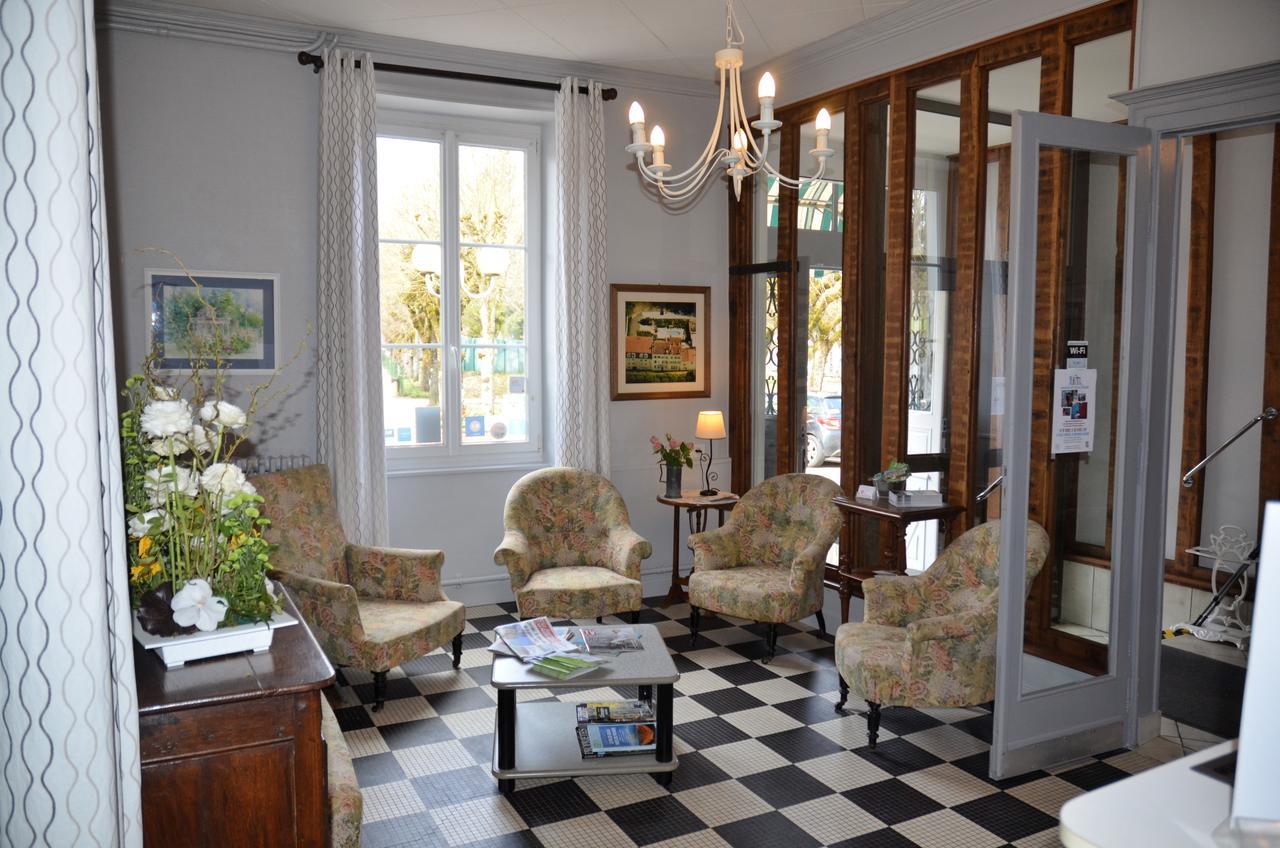 Hôtel et Studios d'Orfeuil Bourbonne-les-Bains Exterior foto