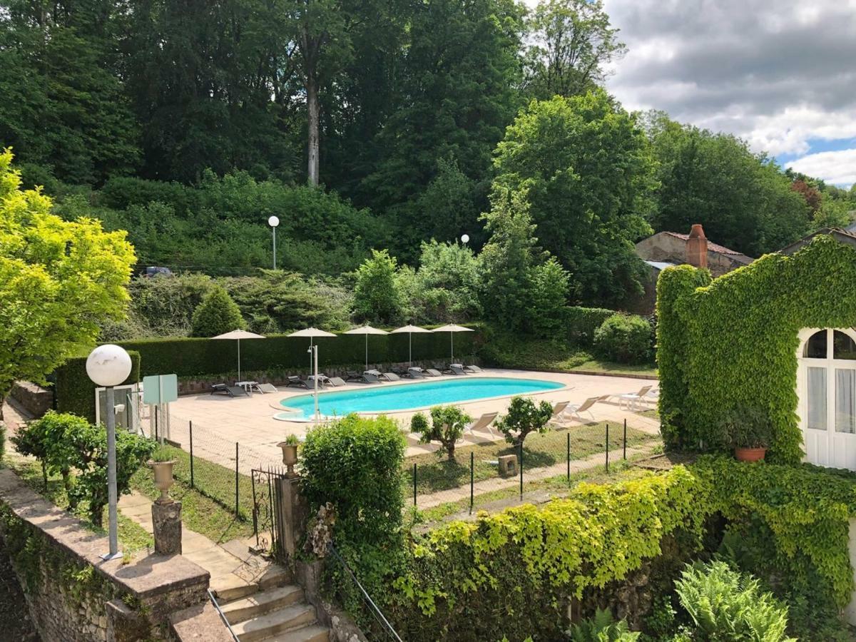 Hôtel et Studios d'Orfeuil Bourbonne-les-Bains Exterior foto