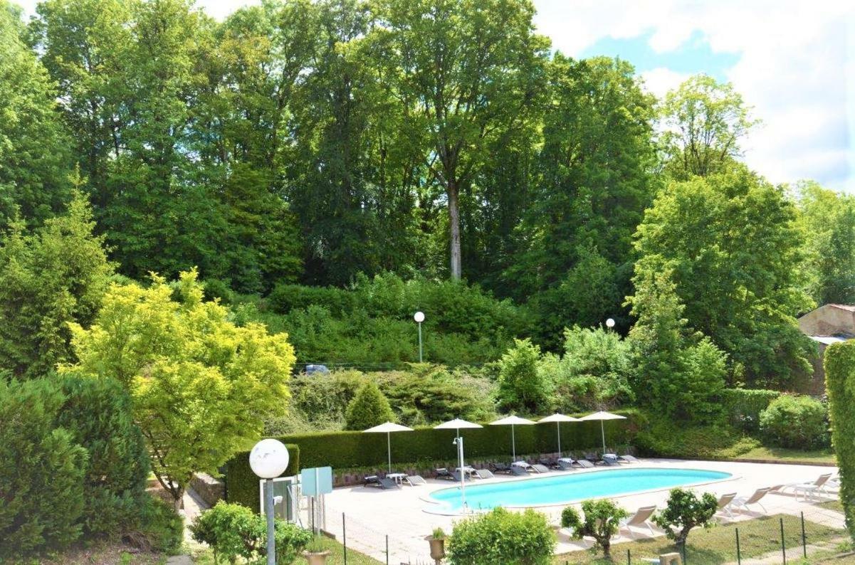 Hôtel et Studios d'Orfeuil Bourbonne-les-Bains Exterior foto